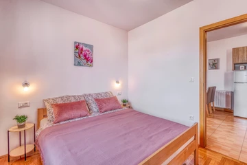 2-Bedroom Apartment in Čižići with Bay View