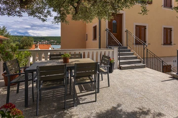 2-Bedroom Apartment in Čižići with Bay View