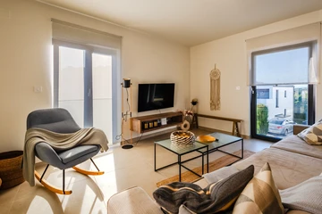 2-Bedroom Apartment with Balcony in Njivice