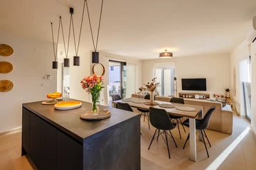 2-Bedroom Apartment with Balcony in Njivice