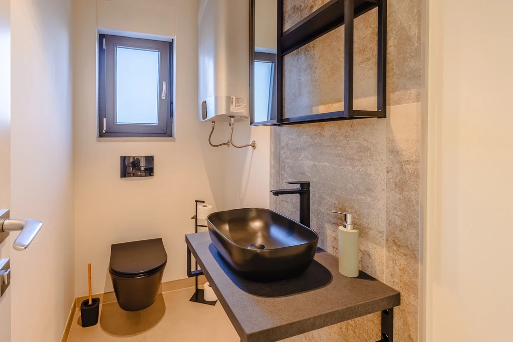 2-Bedroom Apartment with Balcony in Njivice