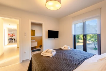 2-Bedroom Apartment with Balcony in Njivice