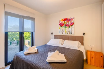 2-Bedroom Apartment with Balcony in Njivice