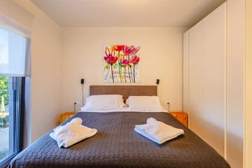 2-Bedroom Apartment with Balcony in Njivice