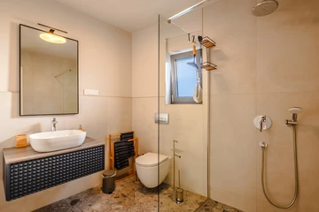 2-Bedroom Apartment with Balcony in Njivice