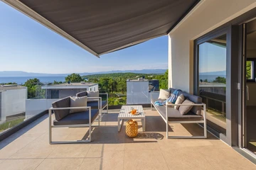 Njivice 2-Bedroom Apartment with Sea View