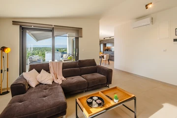 Njivice 2-Bedroom Apartment with Sea View