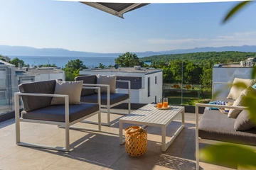 Njivice 2-Bedroom Apartment with Sea View