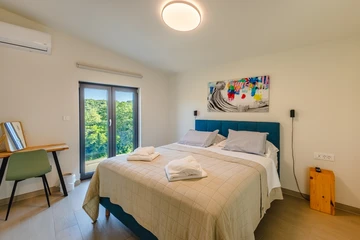 Njivice 2-Bedroom Apartment with Sea View