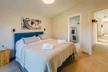 Njivice 2-Bedroom Apartment with Sea View