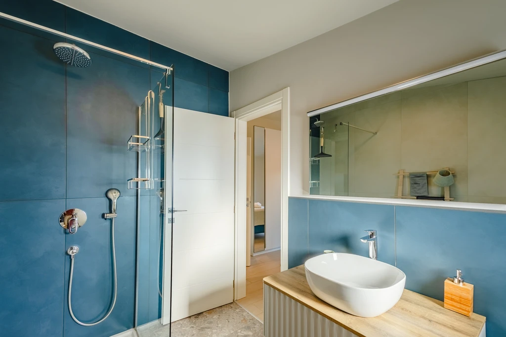 Njivice 2-Bedroom Apartment with Sea View