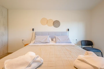 Njivice 2-Bedroom Apartment with Sea View