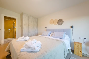 Njivice 2-Bedroom Apartment with Sea View