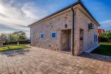 5-Bedroom Villa in Malinska with Private Pool