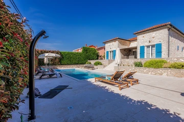 5-Bedroom Villa in Malinska with Private Pool