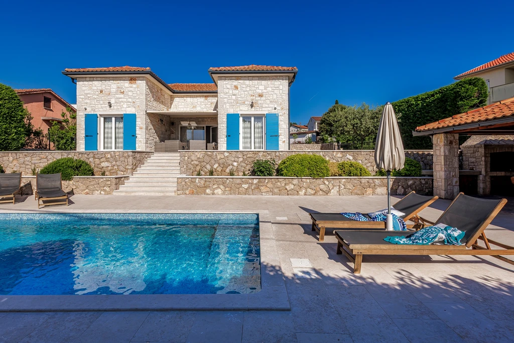 5-Bedroom Villa in Malinska with Private Pool