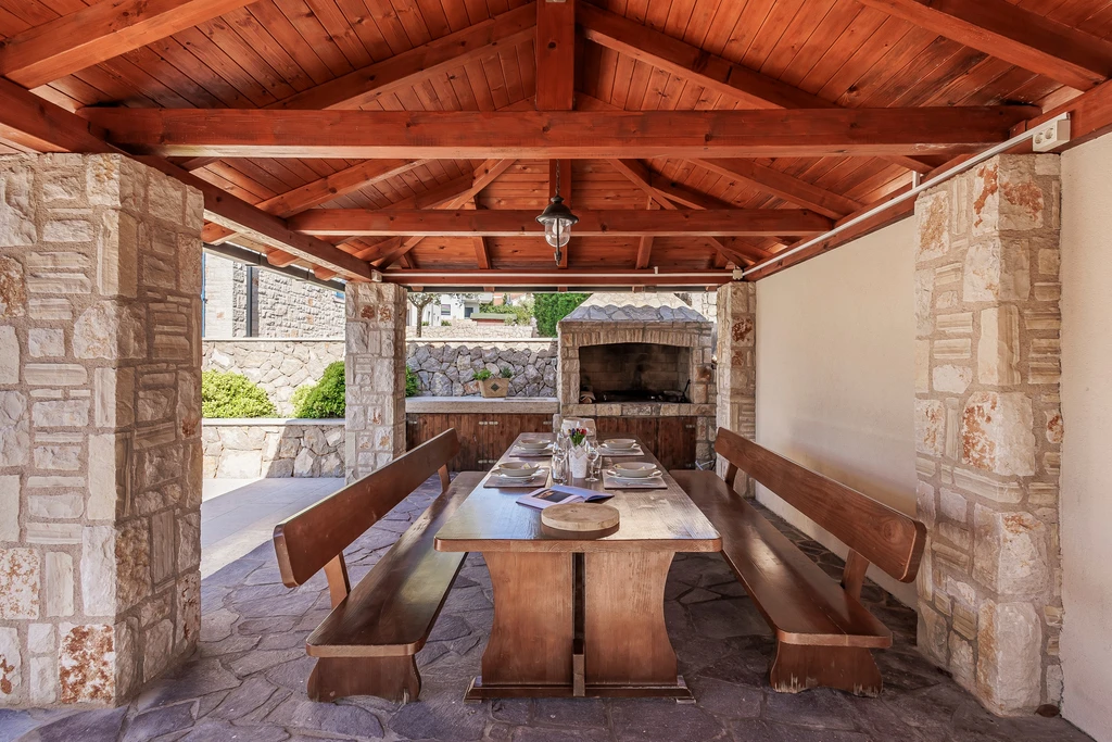5-Bedroom Villa in Malinska with Private Pool