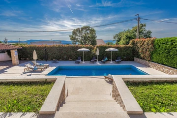 5-Bedroom Villa in Malinska with Private Pool