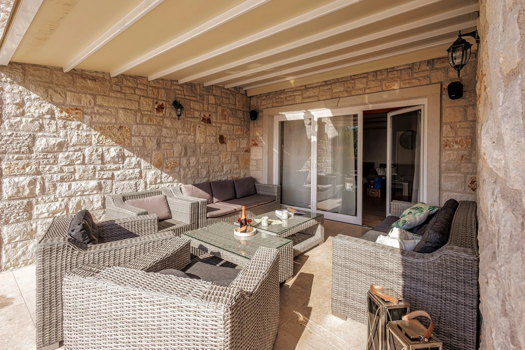 5-Bedroom Villa in Malinska with Private Pool