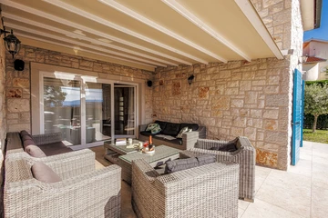 5-Bedroom Villa in Malinska with Private Pool