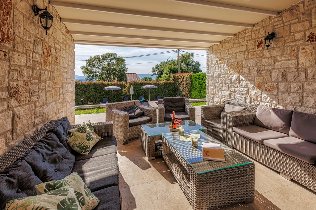 5-Bedroom Villa in Malinska with Private Pool