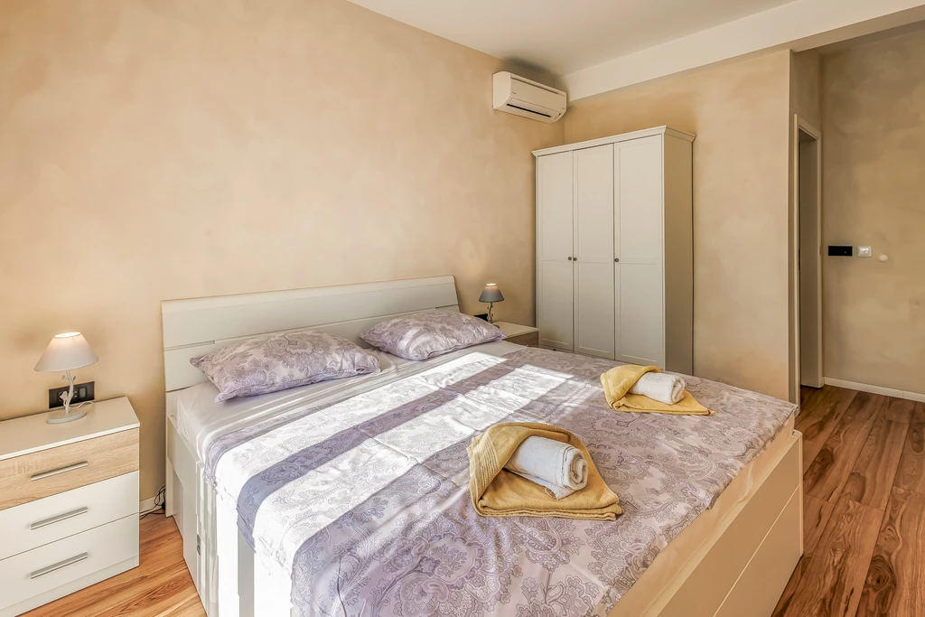 5-Bedroom Villa in Malinska with Private Pool