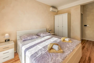 5-Bedroom Villa in Malinska with Private Pool