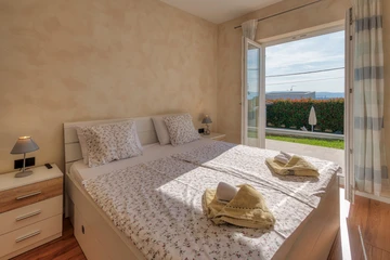 5-Bedroom Villa in Malinska with Private Pool