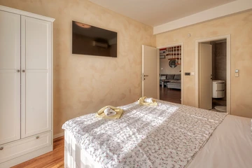 5-Bedroom Villa in Malinska with Private Pool