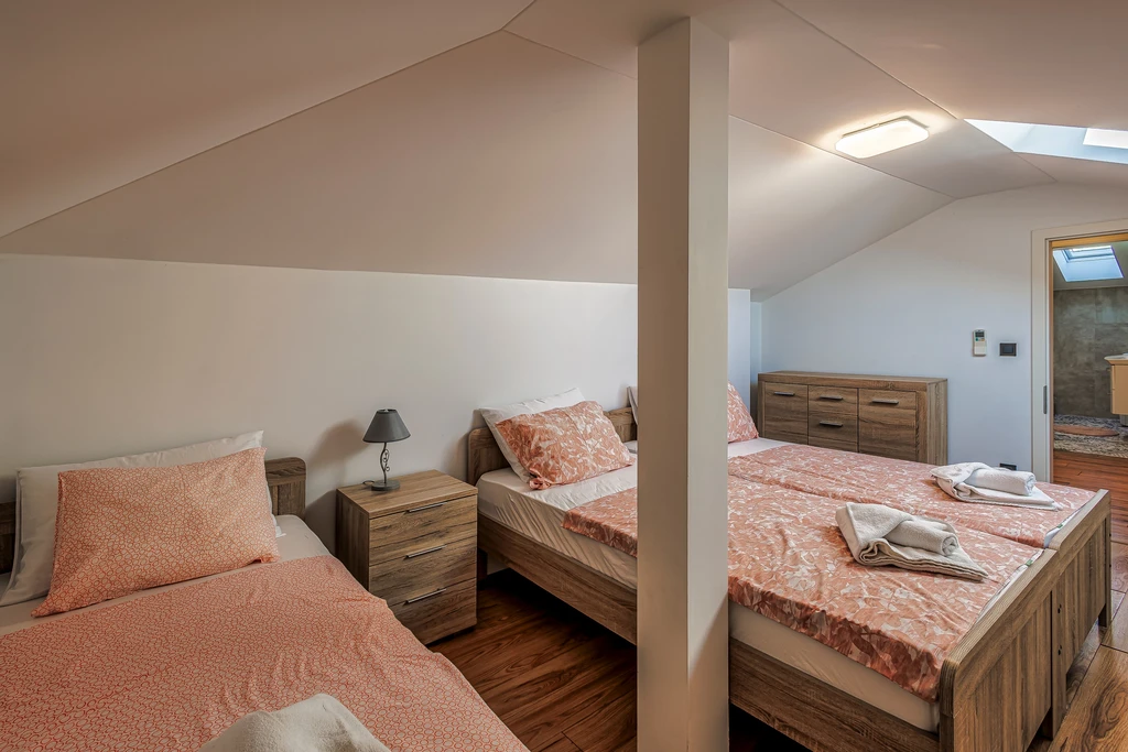 5-Bedroom Villa in Malinska with Private Pool