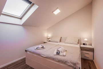 5-Bedroom Villa in Malinska with Private Pool