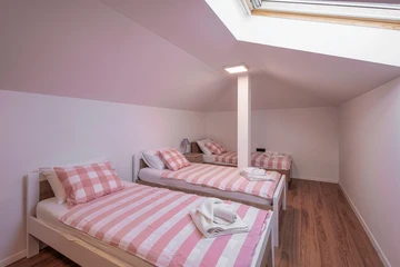 5-Bedroom Villa in Malinska with Private Pool