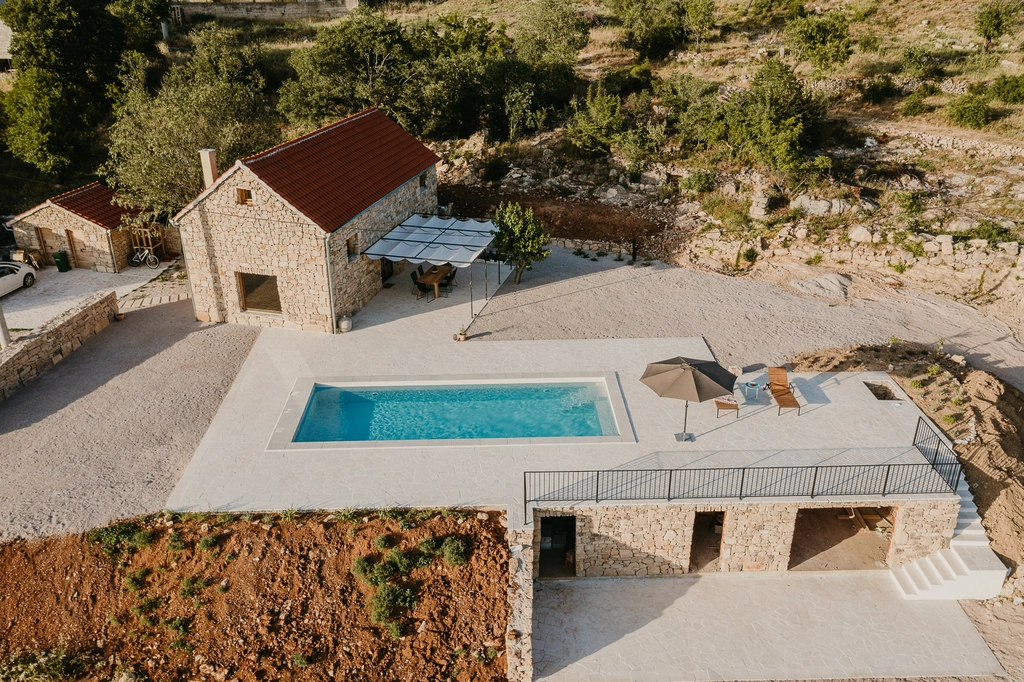 Renovated 2-Bedroom Villa with Private Pool in Skradin