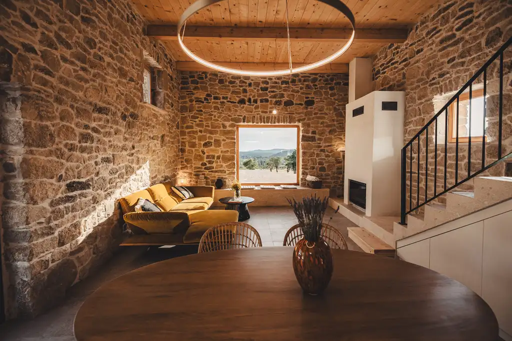 Renovated 2-Bedroom Villa with Private Pool in Skradin