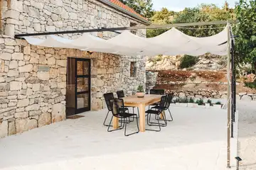 Renovated 2-Bedroom Villa with Private Pool in Skradin