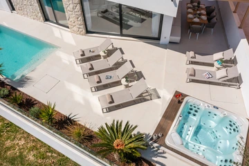 4-Bedroom Villa in Sukošan for 8 Guests