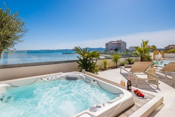 4-Bedroom Villa in Sukošan for 8 Guests