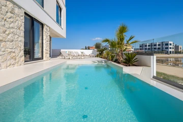 4-Bedroom Villa in Sukošan for 8 Guests