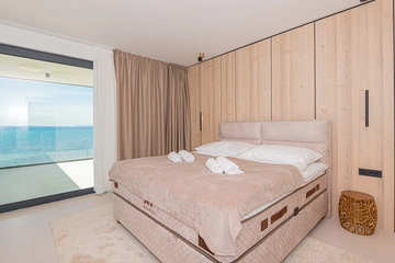 Seafront Villa with Pool and Game Room in Privlaka