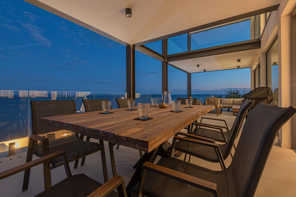 Seafront Villa with Pool and Game Room in Privlaka