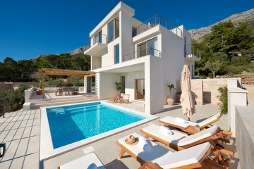 3-Bedroom Villa on Hvar for 6 Guests
