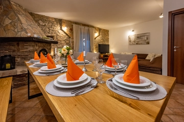 4-Bedroom Villa in Svetvinčenat for 8 Guests