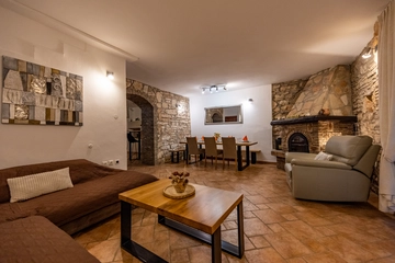4-Bedroom Villa in Svetvinčenat for 8 Guests