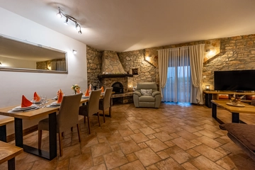 4-Bedroom Villa in Svetvinčenat for 8 Guests