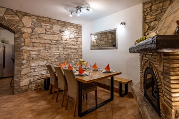 4-Bedroom Villa in Svetvinčenat for 8 Guests