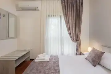 4-Bedroom Villa in Svetvinčenat for 8 Guests