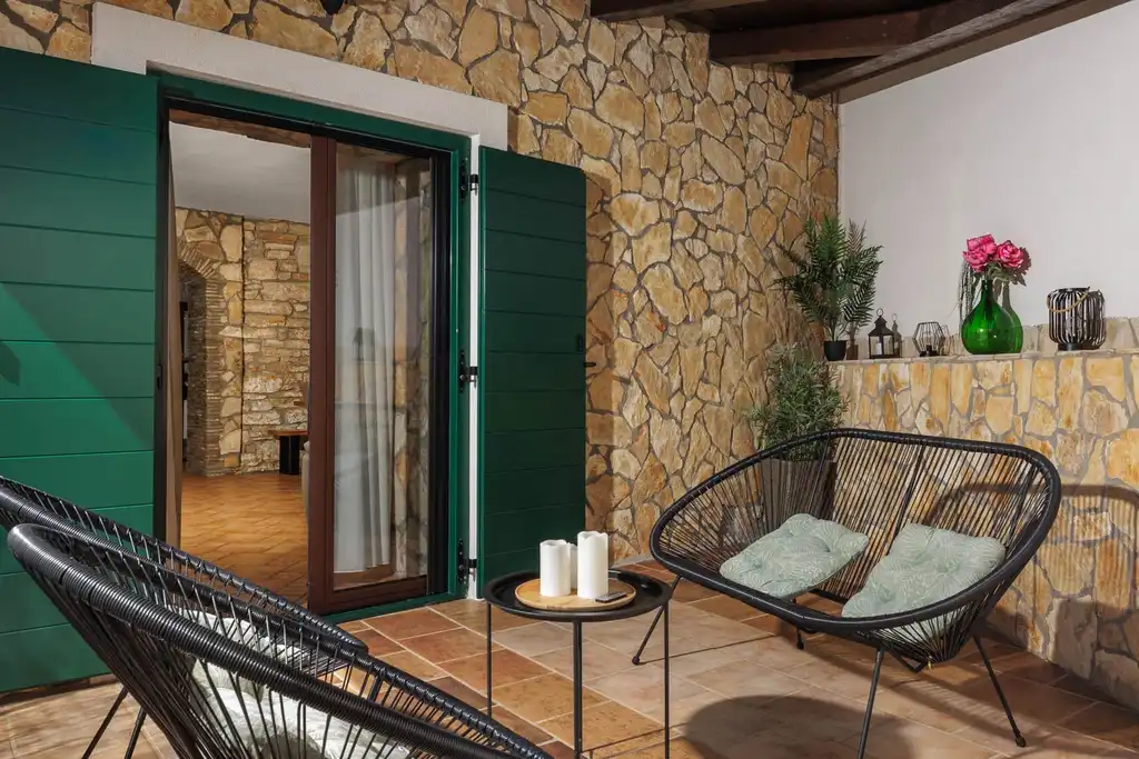 4-Bedroom Villa in Svetvinčenat for 8 Guests
