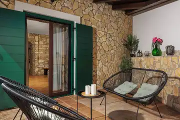 4-Bedroom Villa in Svetvinčenat for 8 Guests