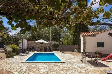 4-Bedroom Villa in Svetvinčenat for 8 Guests