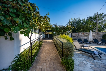 4-Bedroom Villa in Svetvinčenat for 8 Guests